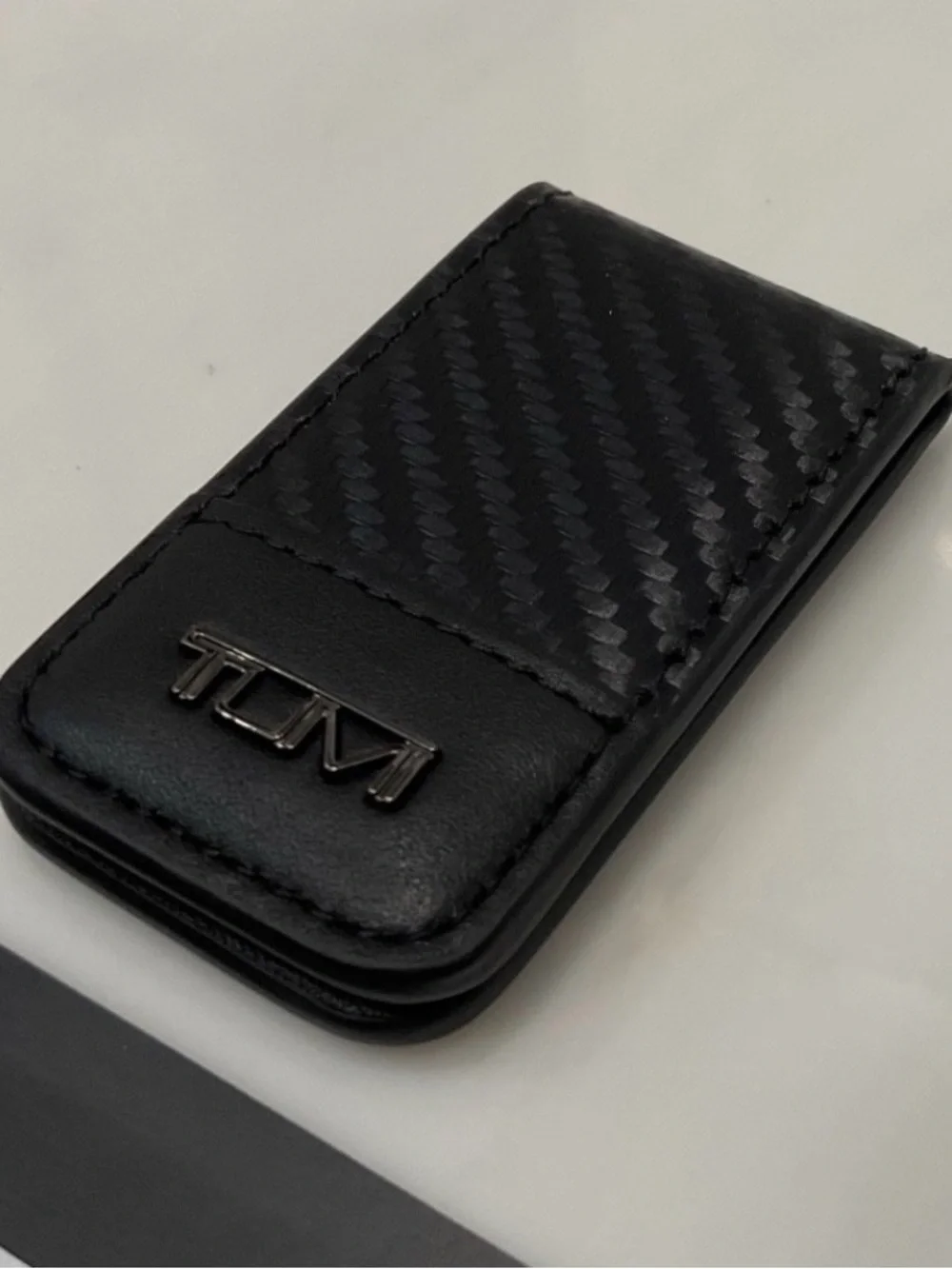 NEW Tumi Leather 2.75” x 1.6” MAGNETIC Money Clip - BLACK & CARBON FIBER